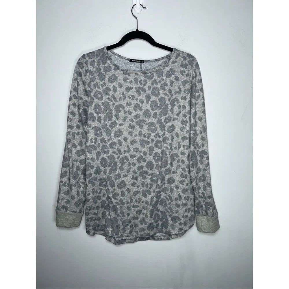 Pink clover leopard print top size XL